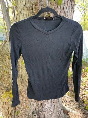 Street V neck long sleeve tee
